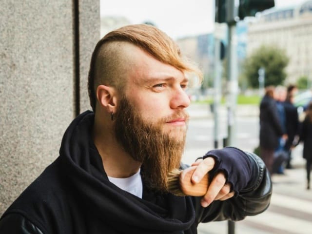 How To Straighten A Curly Beard? – A Complete Guide